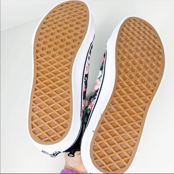 NEW Vans Sk8-Hi Garden Floral Shoes Black White - Picture 9 of 11